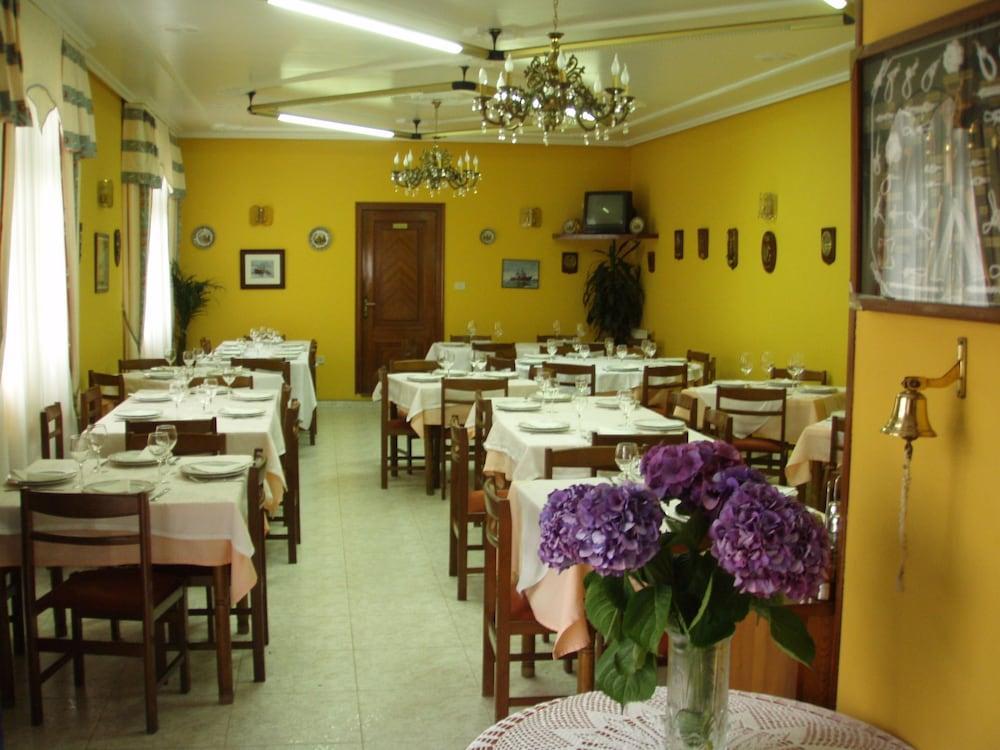 Hostal Restaurante La Cepa Каріньо Екстер'єр фото